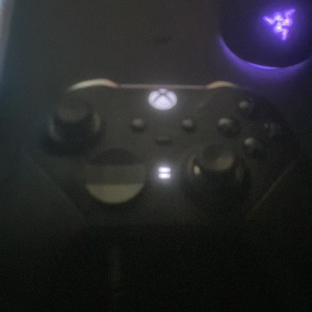I’m selling a rk61 mechanical keyboard,razor viper mini,Xbox elite series 2